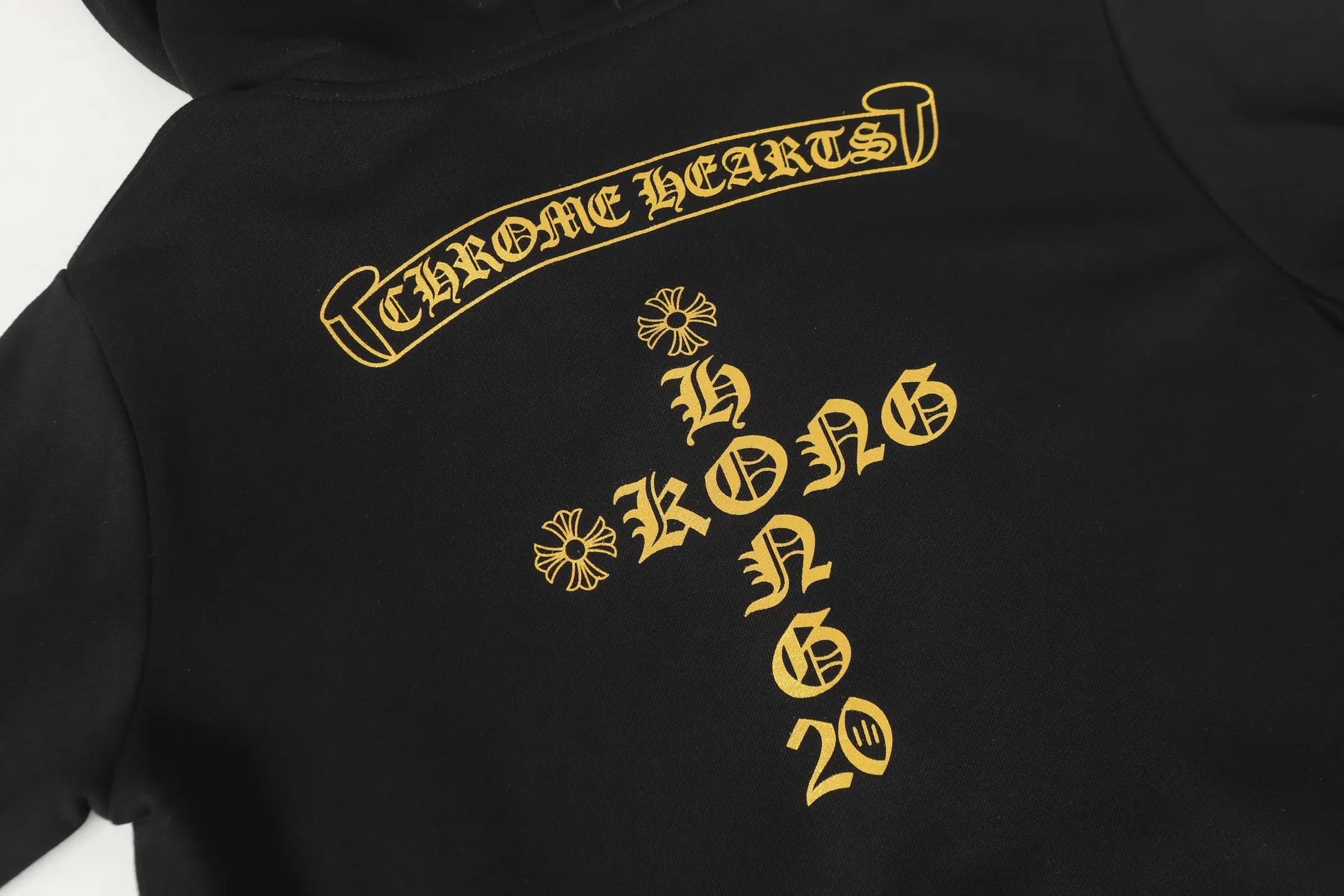 Q32—P230 -Chrome Hearts/Chrome Hearts printed zipper sweatshirt cardigan jacket -420 grams of high-density, high-quality wool, soft, delicate and skin-friendly, soft and silky to the touch, warm and skin-friendly -The hardware and zipper accessories are all customized and full of details -Colour: black -Size: S M L XL